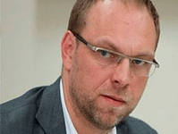 Если Яценюк с перепугу ничего не напутал, только что арестовали Власенко